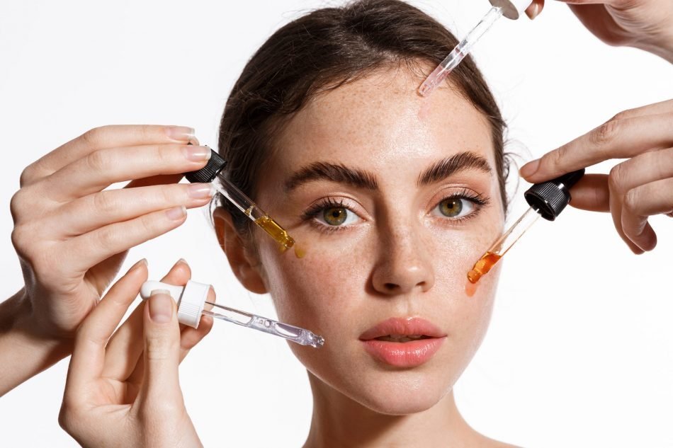Should You Apply Toner or Moisturizer First? Find Out Here